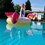 Appartement Poolside