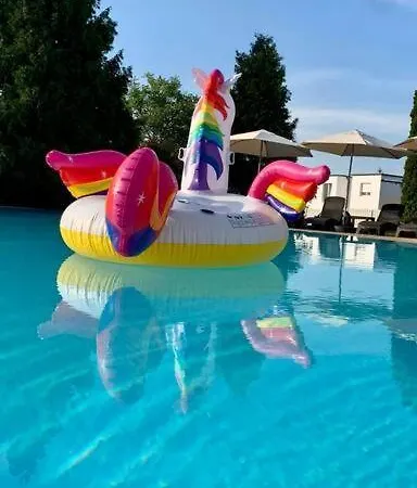 Daire Poolside
