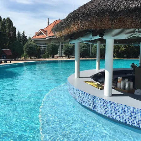 Daire Poolside Siofok