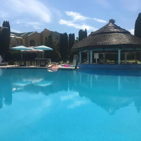 Apartman Poolside Apartman
