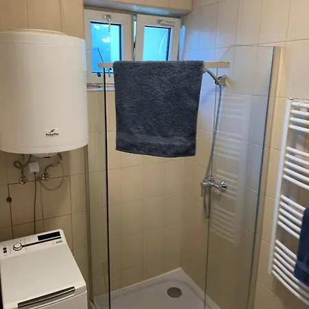 Apartman Poolside Apartman *