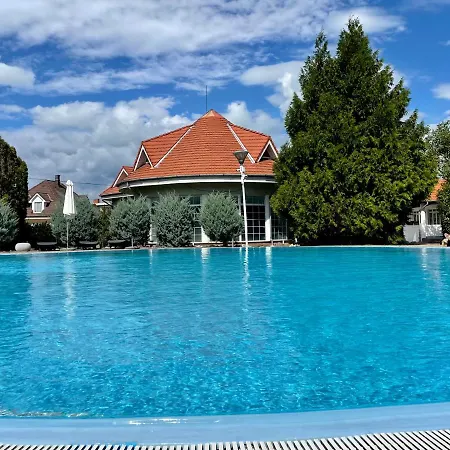 Poolside Apartment Siofok