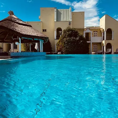 Daire Poolside