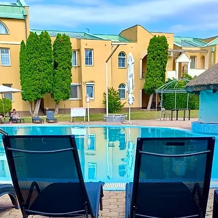 Poolside * Siofok