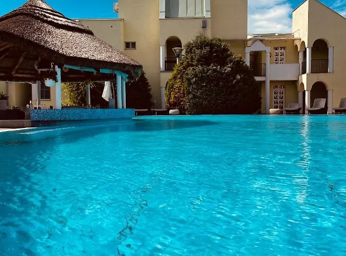 Apartment Poolside
